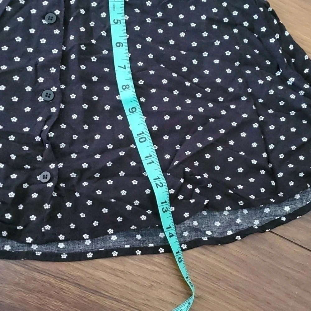 H&M black with flowers mini skirt size 6 - Picture 3 of 5